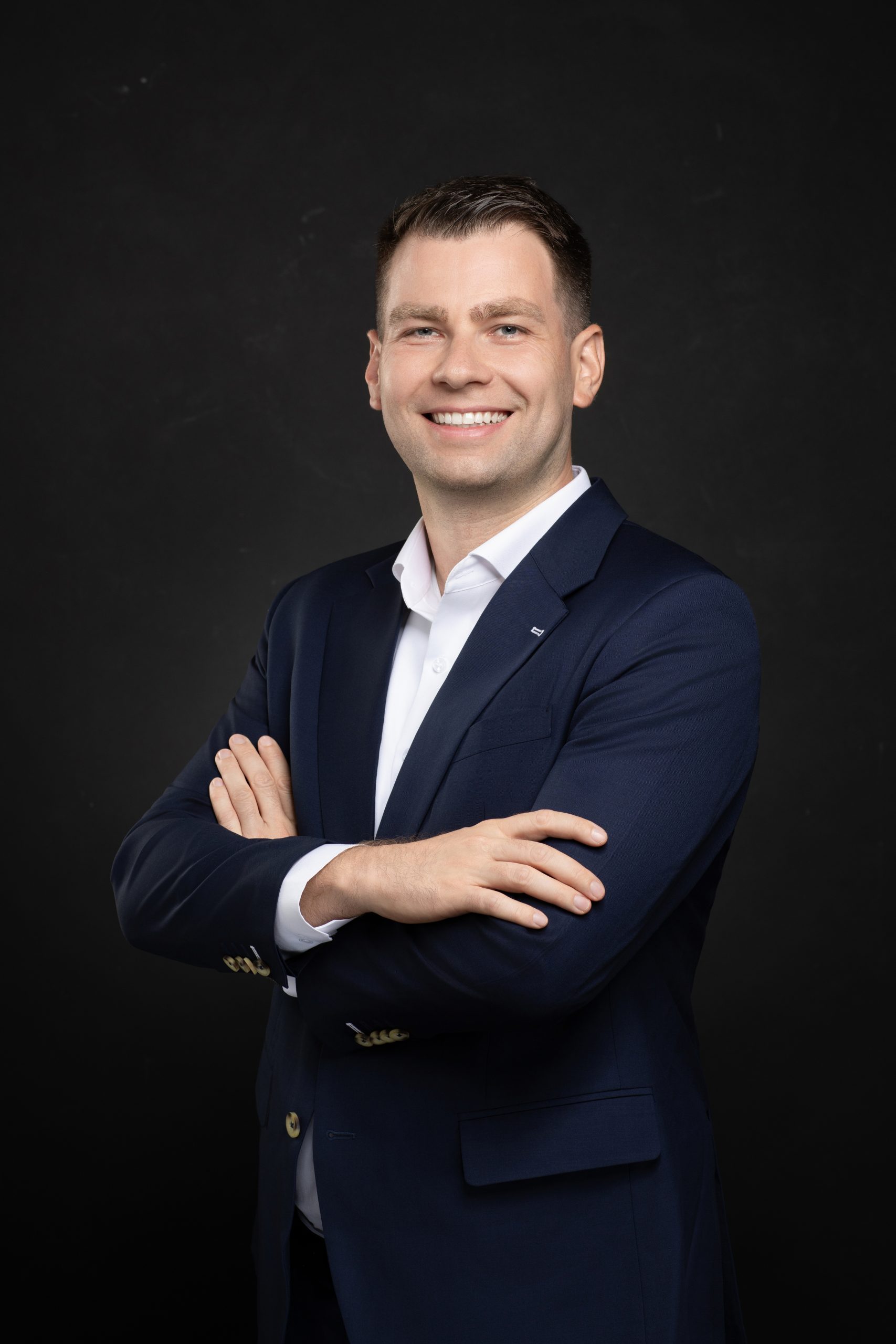 Berater für Konto eröffnen Zypern im professionellen Porträt